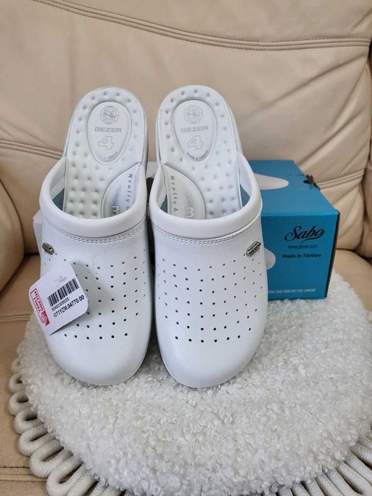 Нови дамски - бели чехли -39 номер