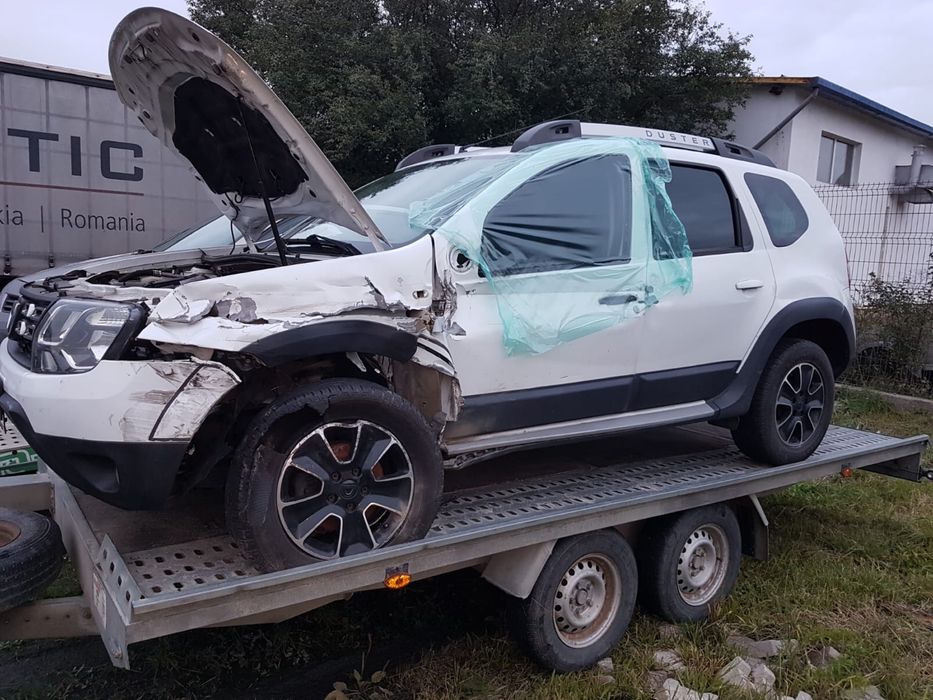 Dacia duster avariat 2016