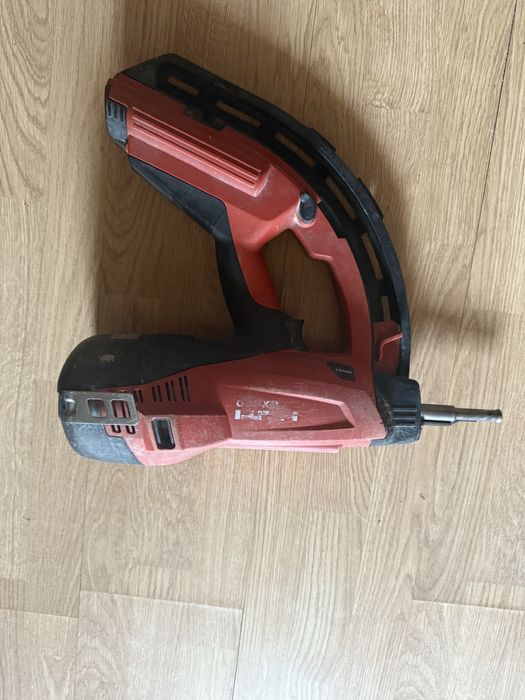 Pistol cuie beton hilti gx120