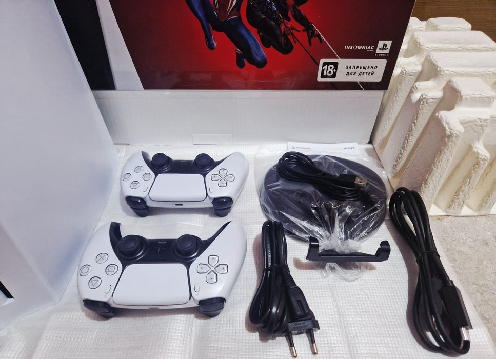 Ps 5 EAC 2 джостик +Диск Человек Паук 2!