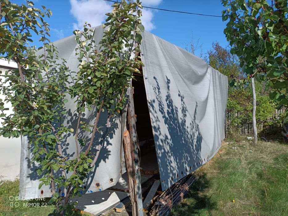 Prelata ieftin cu stelaj