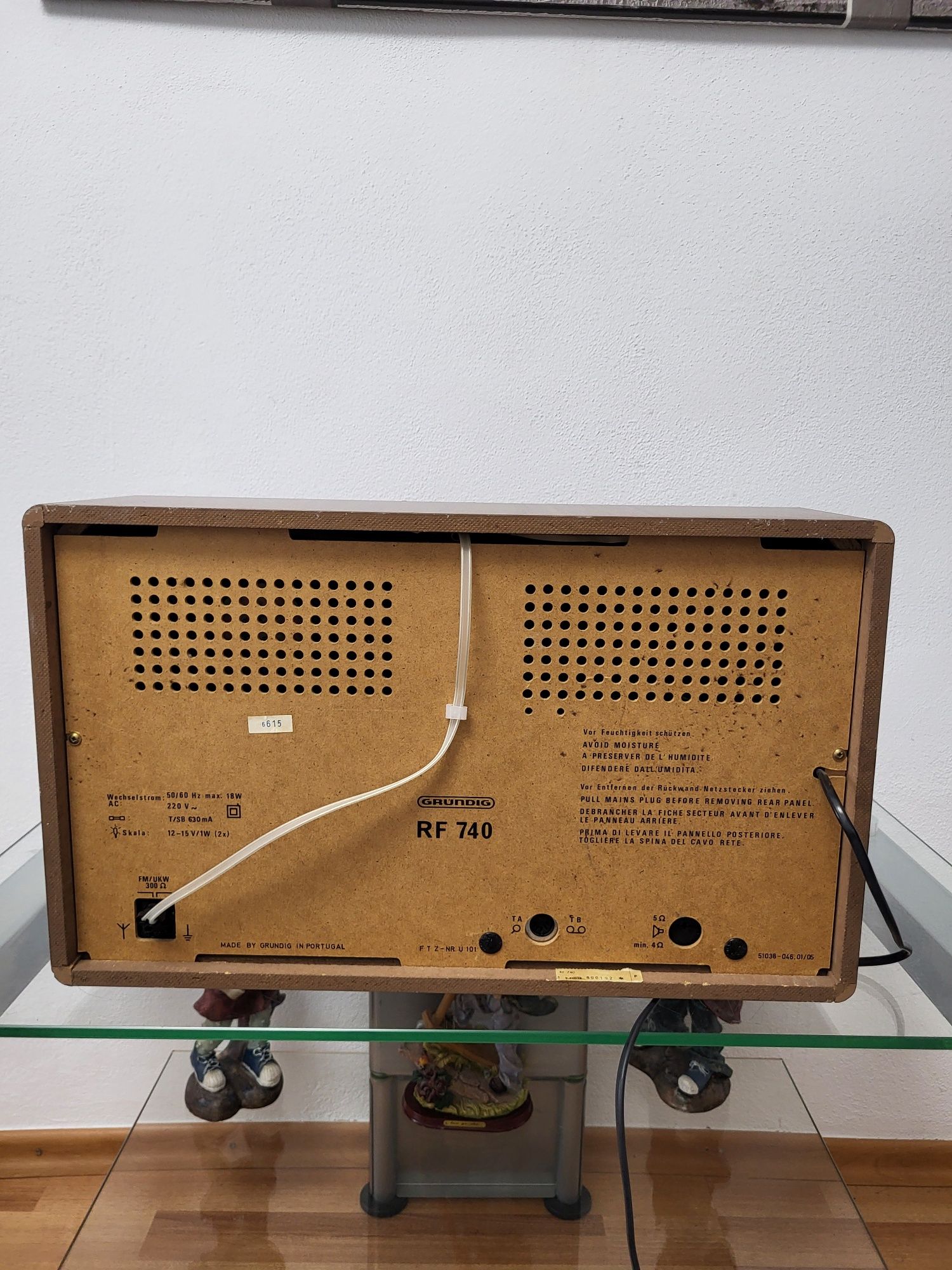 Radio GRUNDIG RF 740 stare ca nou  pentru colecție