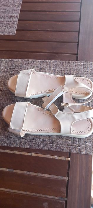 Дамски сандали номер 39