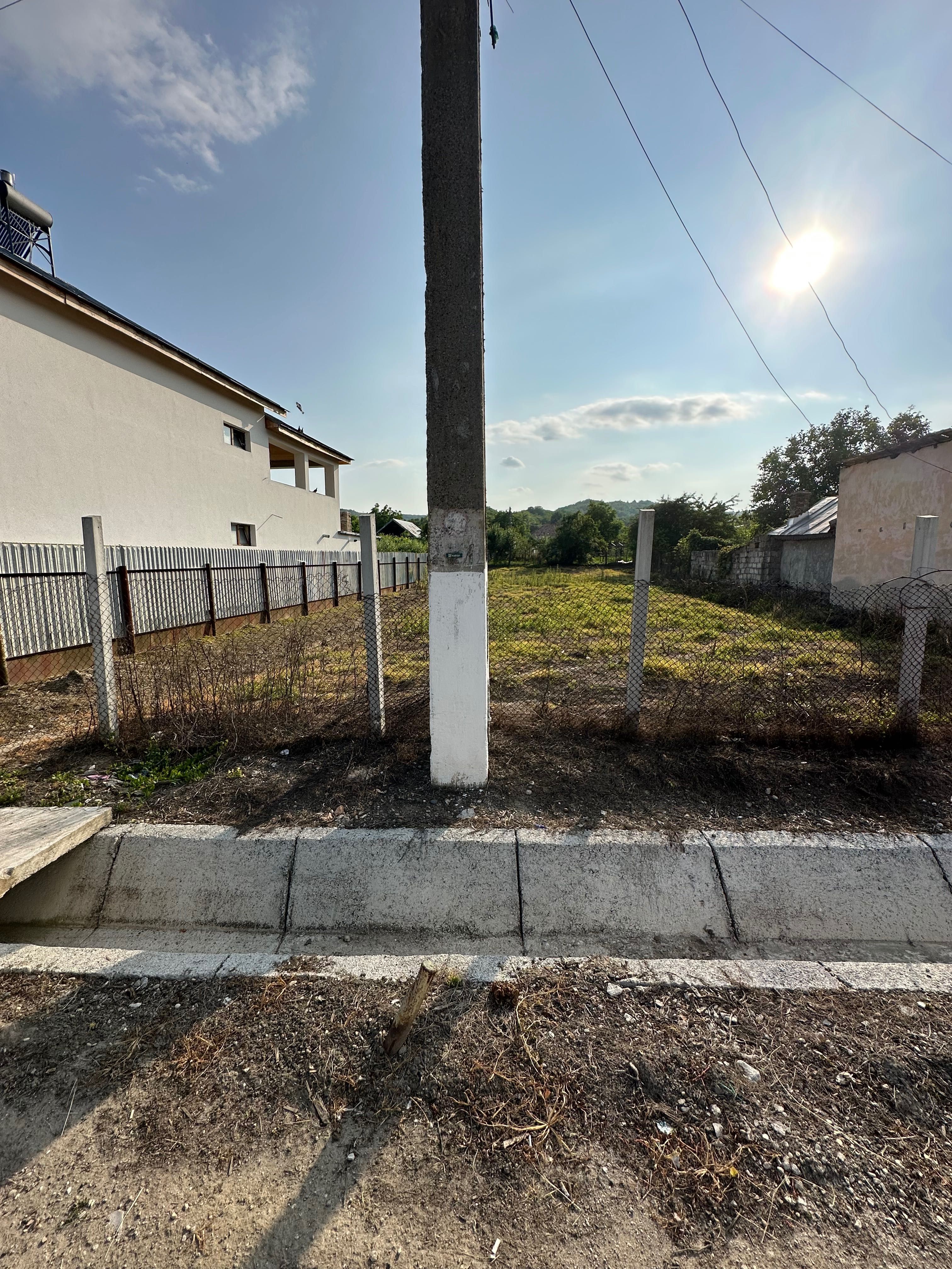 Teren casa Zavideni cu toate utilitatile 80000 lei