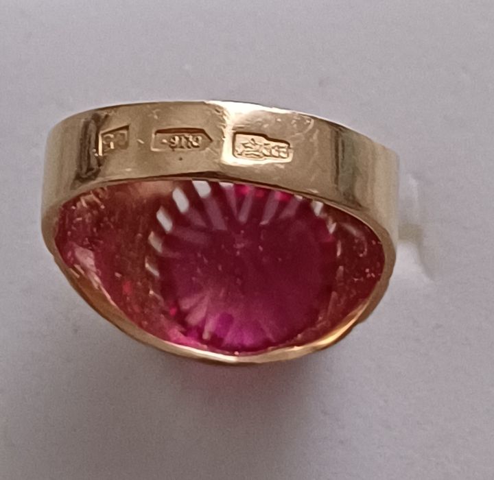 Перстень дамский