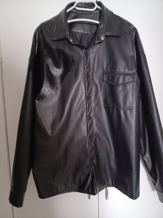 Vând    cămașă  pentru  barbati.