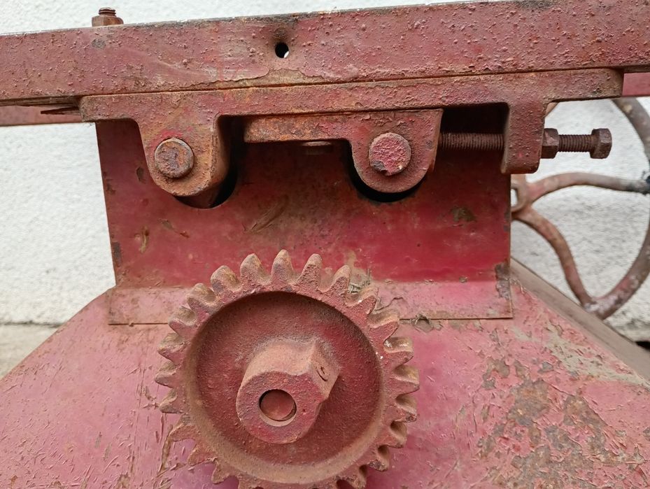 masina de zdrobit struguri