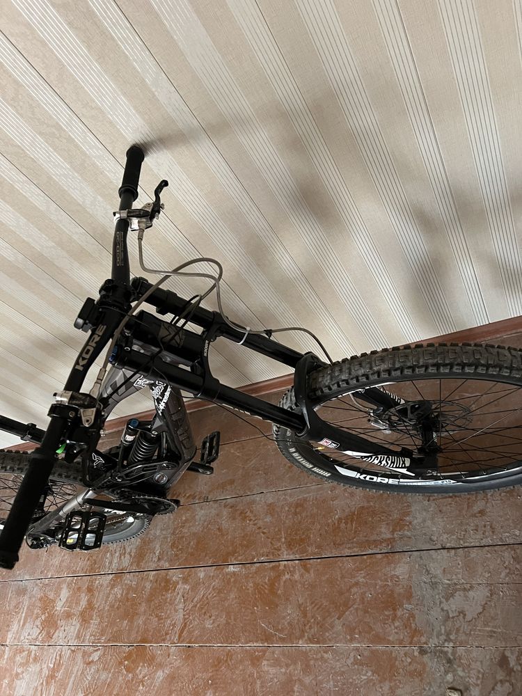 Горный вело 27,5 rock shox Boxxer