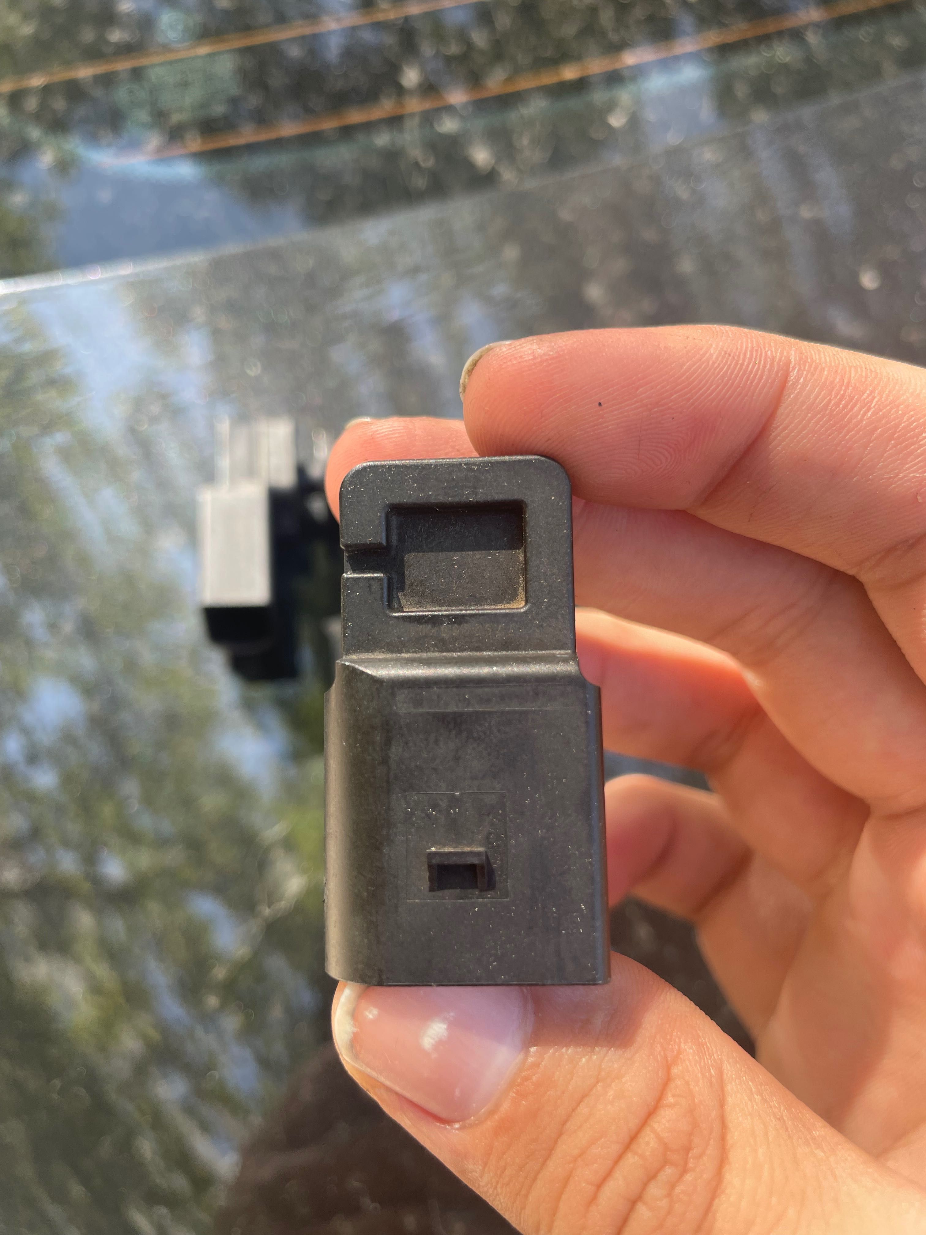 BMW E60 525D 197 map sensor