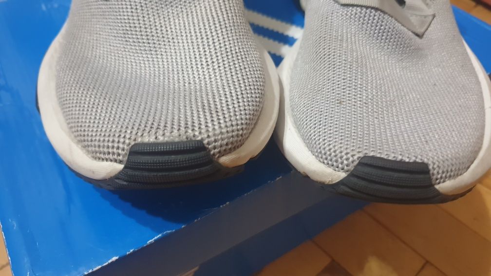 Маратонки Adidas -42н.