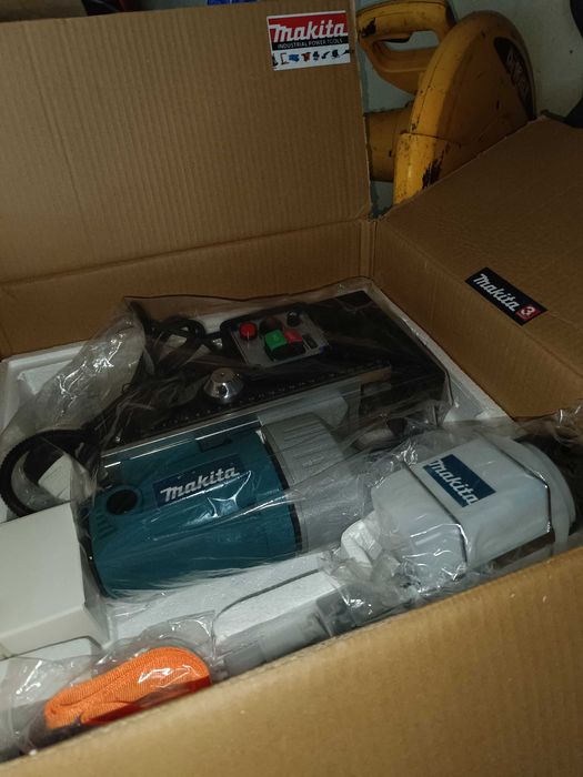 Mașina Industriala de găurit cu talpă magnetica Makita HB 350+Carote