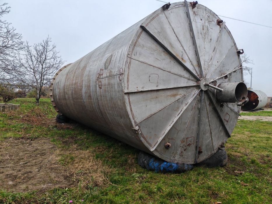 Vând bazine fibra/inox