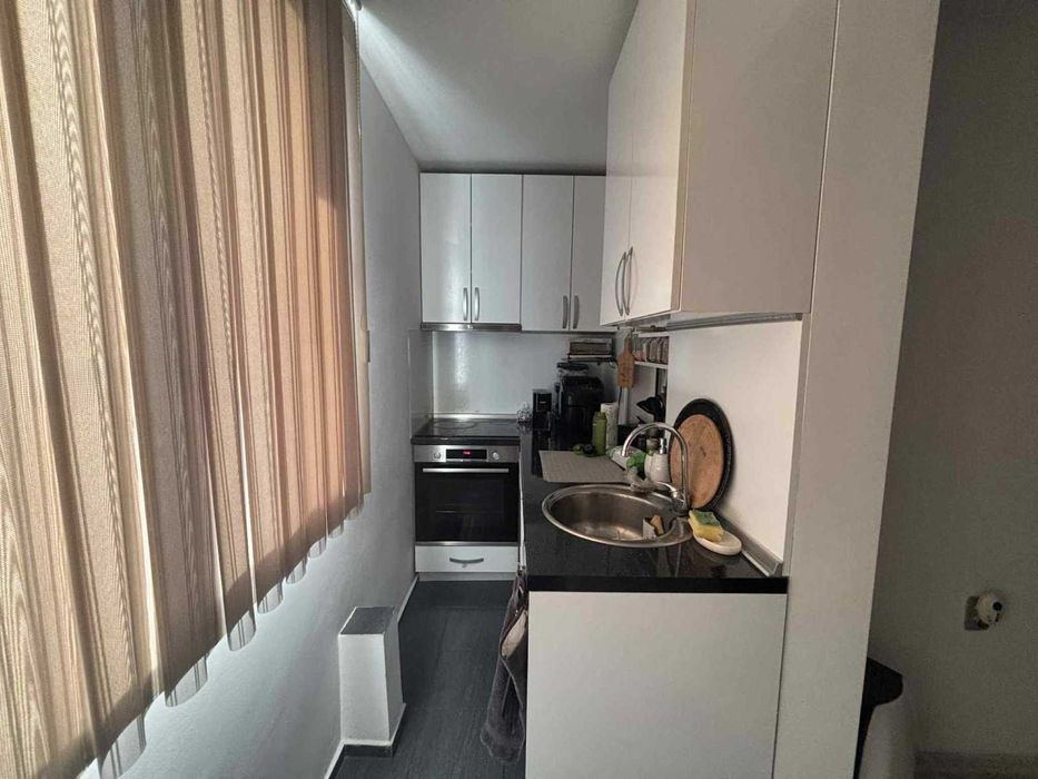 Продава се Тристаен апартамент в Пловдив, Кършияка - 50 кв.м за 2019 €/кв.м - Снимка #8