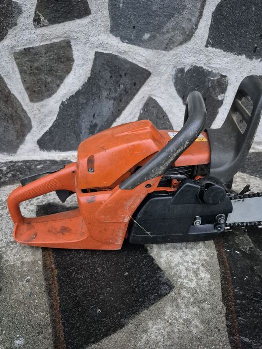 Vând drujbă Husqvarna 455 Rancher, 3.5 CP(2.6KW), lamă și lanț de 40cm
