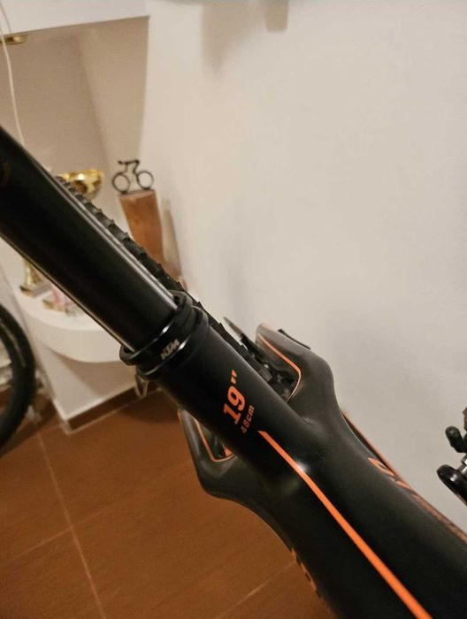 Bicicletă carbon hardtail KTM Myroon 29 Shimano XTR Di2 electronic