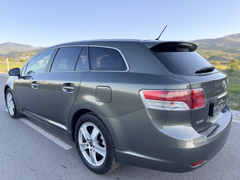 Toyota Avensis 2.0 D-4D 126к.с 2010г. NAVI