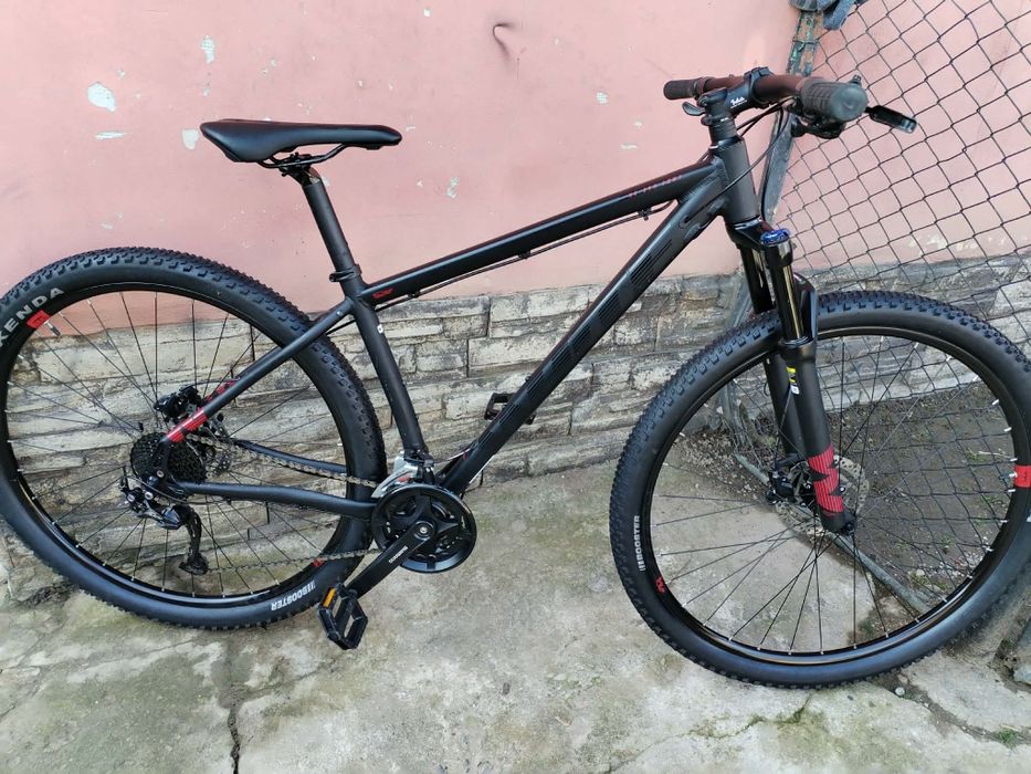 Bicicleta White hardtrail roti 29 frane disc hidraulice