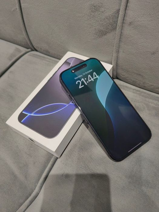 Iphone 16 pro 128 GB  black titanium с гаранция