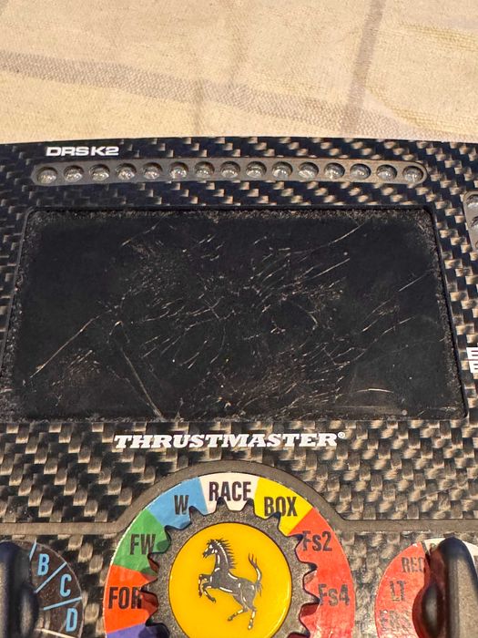 Thrustmaster SF1000 Ferrari Wheel Add-On –Работи отлично, счупен екран
