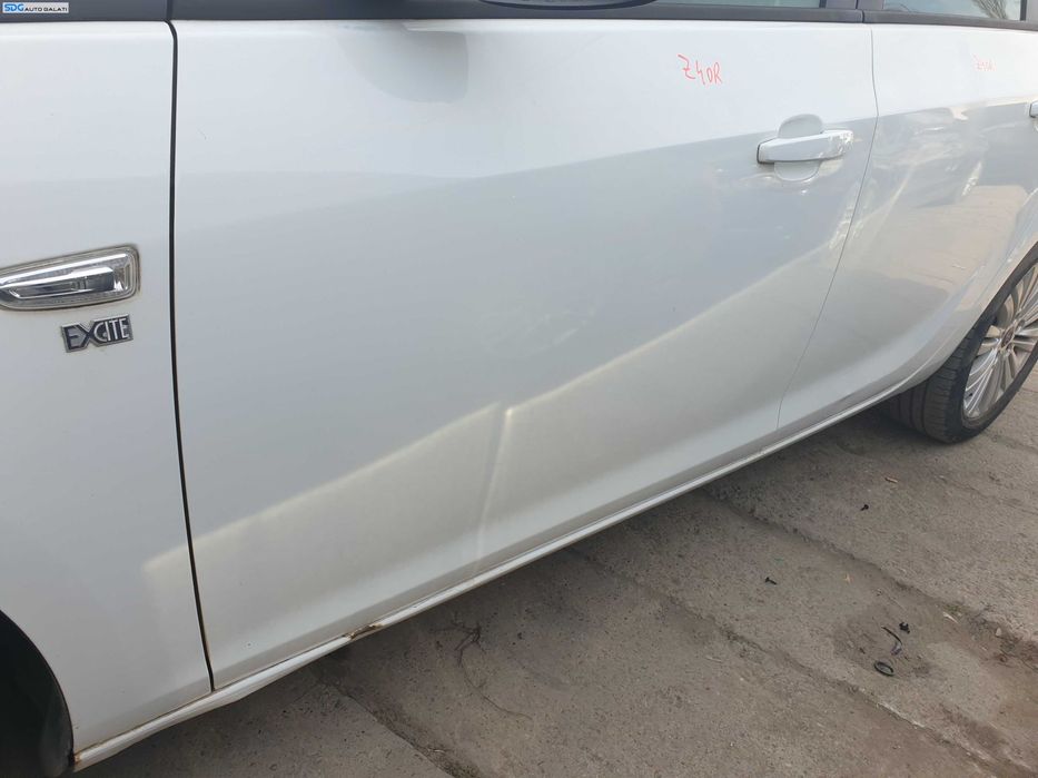 Usa Usi Portiera Portiere Stanga Fata Dezechipata Opel Astra J 2009 - 2016 Culoare Z40R [K3621]