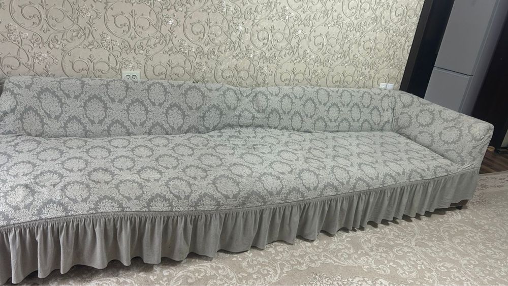 Диван с дивандеком