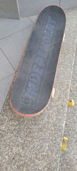 skateboard  INDEPENDENT
