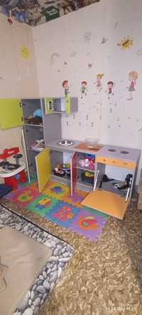 Кухня-мебель детский уголок