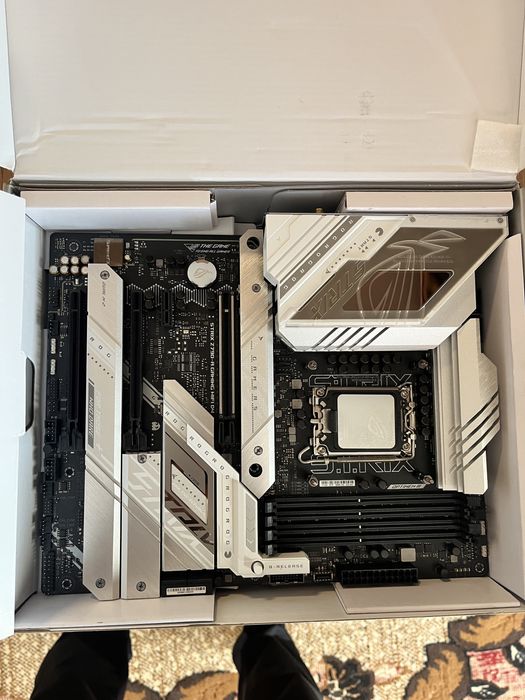 Placa de baza Asus rog Z790-A D4 Gaming wifi