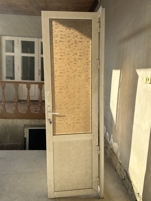 Akfa eshik oq rangli