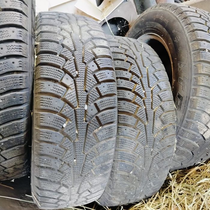 Автошины, протекторы не изношены, проездил 1 сезон