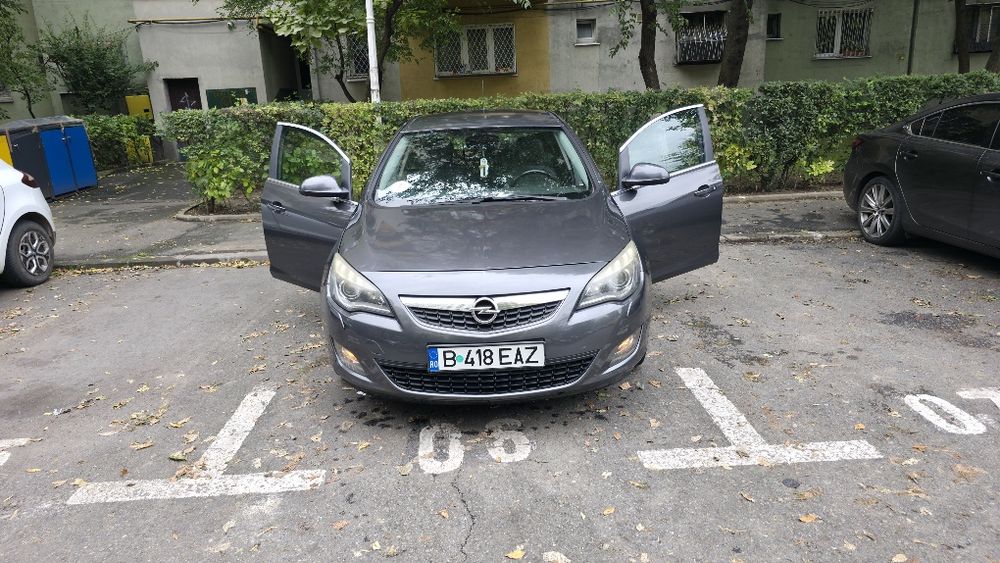 Opel Astra J 2010