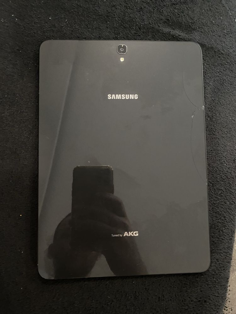 Vând tabletă Samsung galaxy tab S3