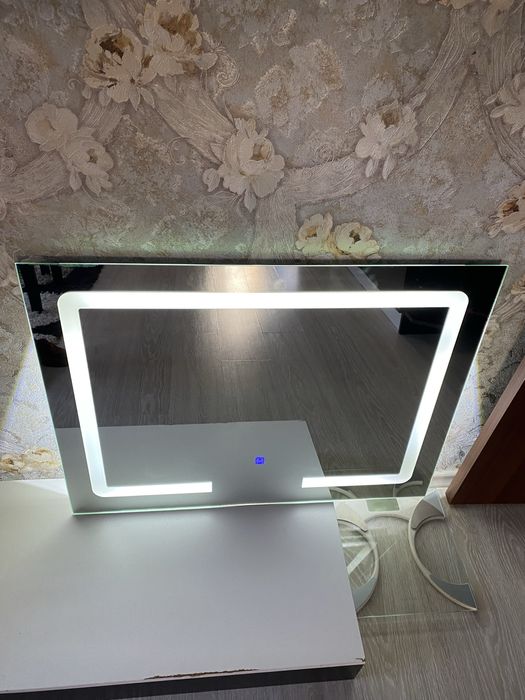 LED огледало  с размери 60/80см