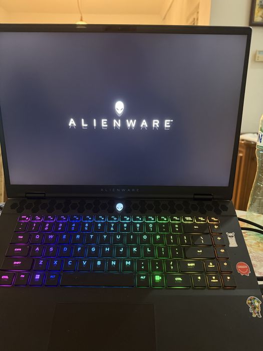 Alienware m16 R2 Gaming Laptop