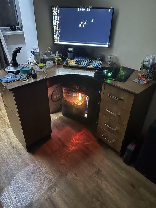 Стол угловой самовывоз