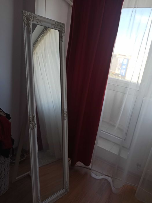 Oglinda jysk alba cu aspect vintage