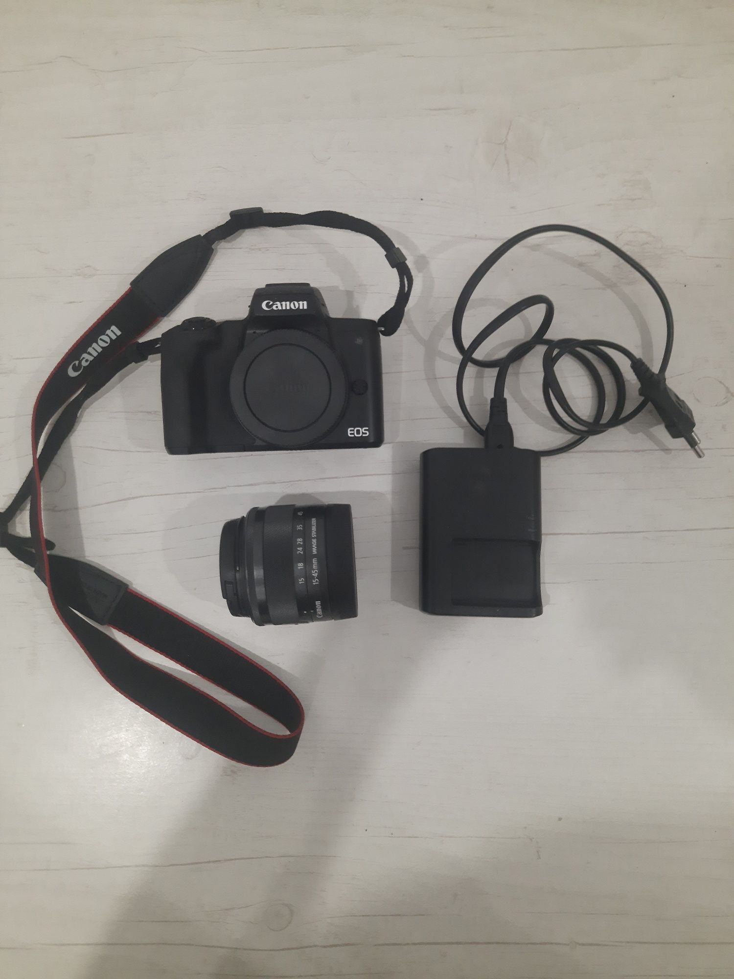 Продам фотоаппарат Canon EOS M50 Mark ii