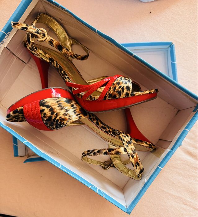 Сандали с висок ток( 9 см)