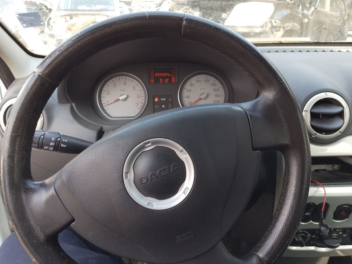Продавам на части Дачия Логан 2012г 1.5dci