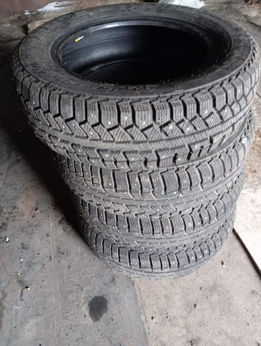 Продам шины в отличном состояние