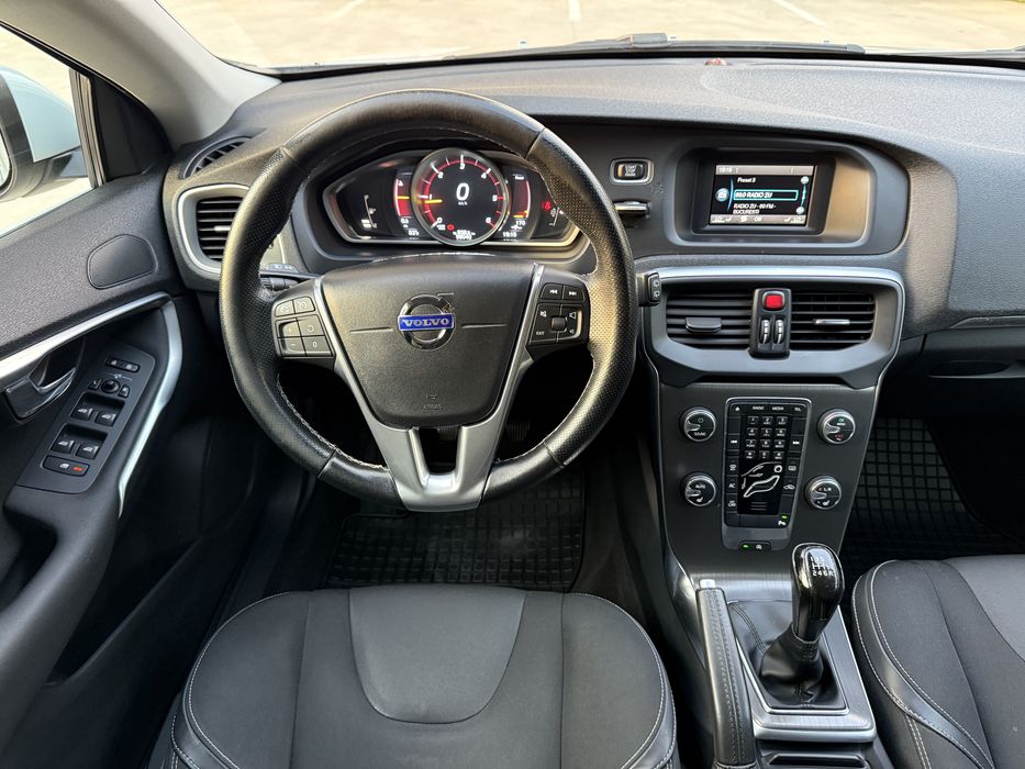 Volvo V40 - 2016