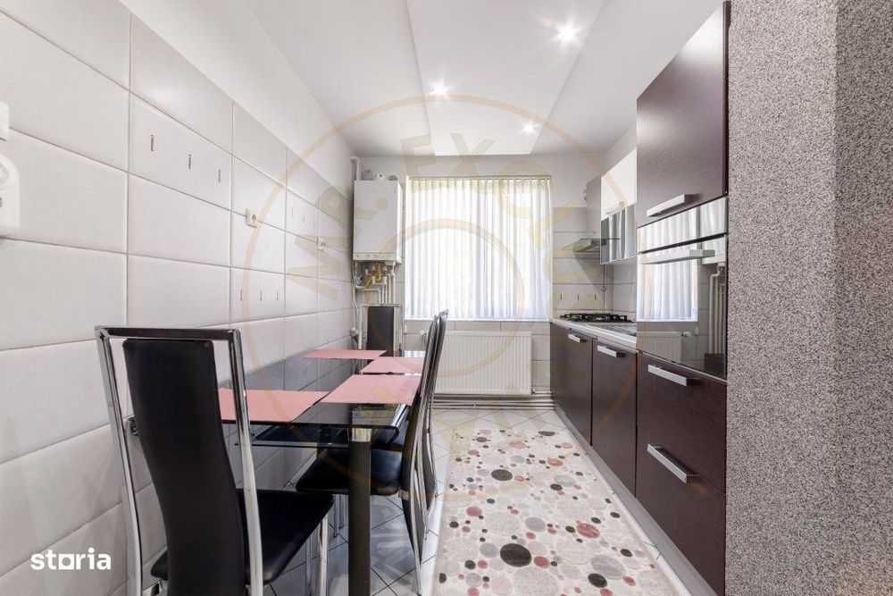 Apartament ultracentral 3 camere -munte- Campulung Muscel!