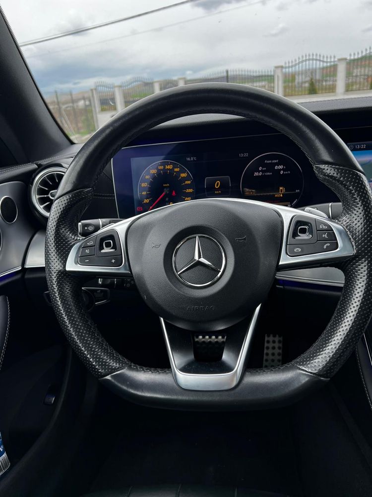 Vand Mercedes Benz E 220 coupe AMG line panoramic