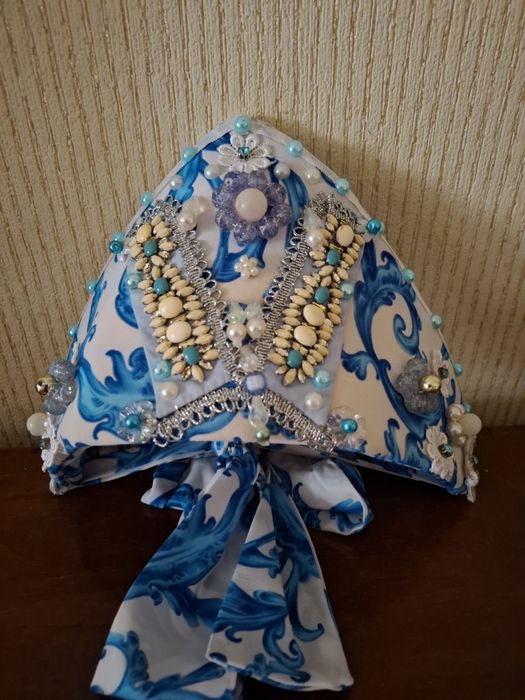 Кокошник ручной работы