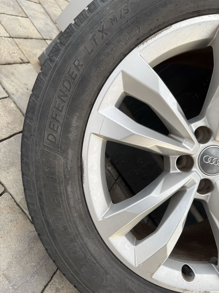 Audi Q7 2017г* 245/55/19 цола
