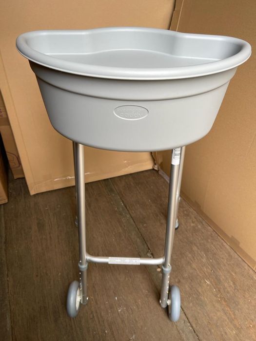 Premergătoare / cărucioare cu rotile pentru bătrâni