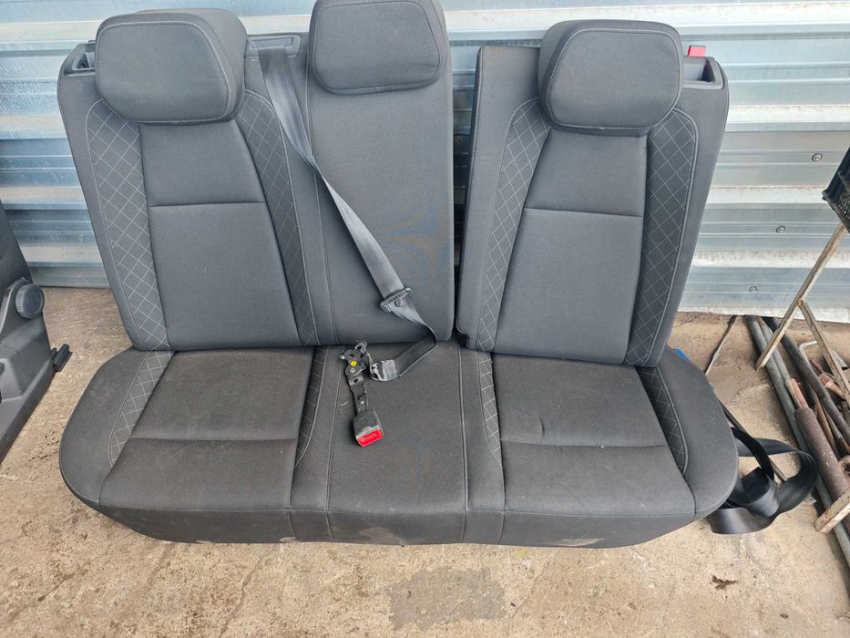 Текстилен салон седалки Skoda Karoq 2018г дефект Н697