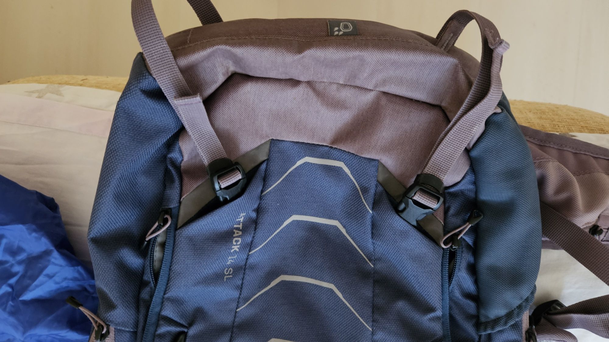 Deuter Attack SL 14L раница за планина и планинско колоездене