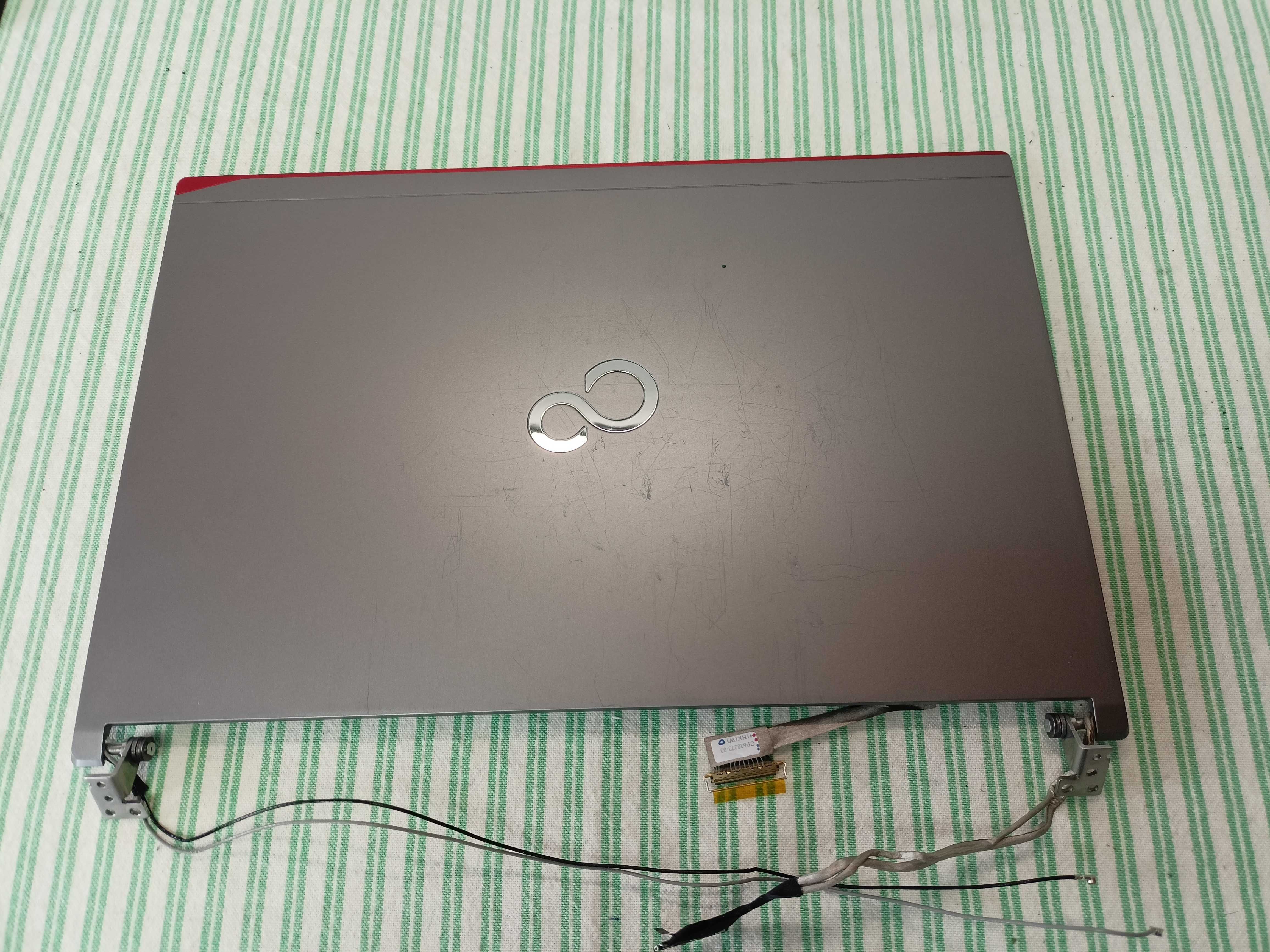 Dezmembrez Fujitsu LifeBook E743 - Pret Mic
