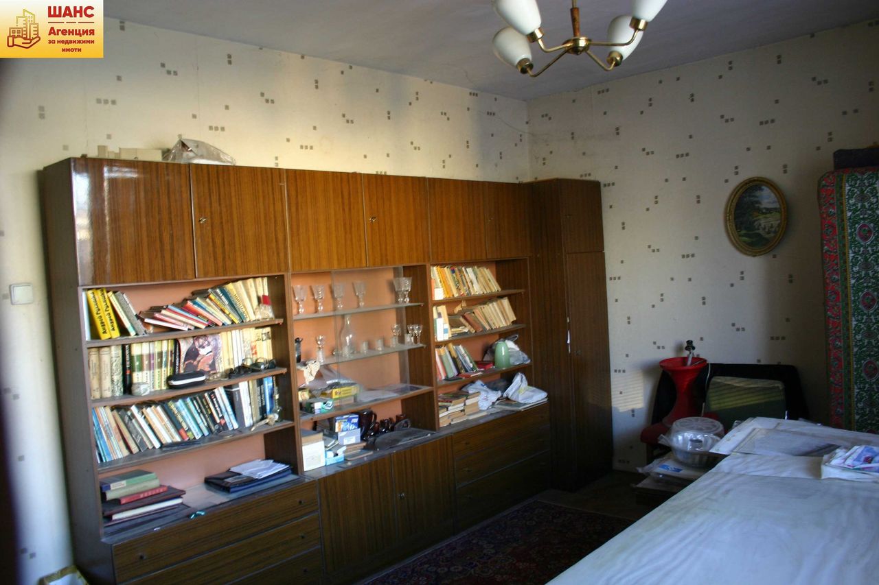 Продава се Тристаен апартамент в Плевен, Идеален център - 105 кв.м за 1334 €/кв.м - Снимка #5